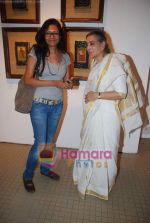papri bose with lalita lajmi at Jatin Das art showcase in Jehangir on 30th Nov 2010.JPG