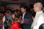 Hrithik Roshan, Suzanne Roshan at the Premiere of Khelein Hum Jee Jaan Sey in PVR Goregaon on 2nd Dec 2010 (3).JPG