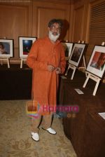 at Photographer Pradeep Chandra_s 50 Maharashtra pride faces exhibition in le Meridian Hotel on 3rd Dec 2010 (13).JPG