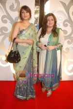 Urvashi Dholakia at Zee Rishtey Awards in MMRDA, Bandra on 4th Dec 2010 (3).JPG