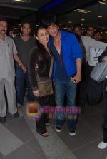 Rani Mukherjee, Shahrukh Khan return from Bangladesh concert in Mumbai Airport on 10th Dec 2010 (21).JPG