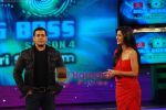 Salman Khan and Katrina Kaif on the sets of Big Boss on 17th Dec 2010 (36).JPG