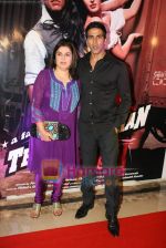Akshay Kumar, Farah Khan at Tees Maar Khan charity screening in Metro on 23rd Dec 2010 (6).JPG