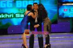 Rani and Vidya kisses Salman Khan on the sets of Big Boss on 27th Dec 2010.JPG