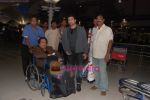 Himesh Reshamiya spotted at Airport in International Airport, Mumbai on 3rd Jan 2011 (8).JPG