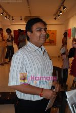 Dilip Joshi at Bi-Scope exhibition by Maushmi Ganguly and Arpan Sidhu in Hirjee Gallery on 5th Jan 2011 (4).JPG