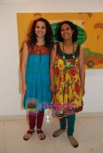 at Bi-Scope exhibition by Maushmi Ganguly and Arpan Sidhu in Hirjee Gallery on 5th Jan 2011 (27).JPG