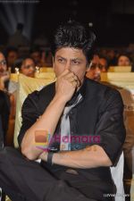 Shahrukh Khan at 17th Annual Star Screen Awards 2011 on 6th Jan 2011 (87).JPG