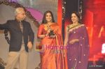 Vidya Balan, Hema Malini at 17th Annual Star Screen Awards 2011 on 6th Jan 2011 (94).JPG