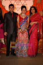 Vidya Balan at Sandesh Mayekar_s daughter Shivani_s wedding reception in Mahalaxmi Race Course on 8th Jan 2011 (2).JPG