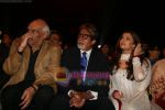 Amitabh Bachchan, Aishwarya Rai at 6th Apsara Film and Television Producers Guild Awards in BKC, Mumbai on 11th Jan 2011 (146).JPG
