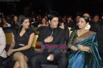 Shahrukh Khan, Priyanka Chopra, Vidya Balan at 6th Apsara Film and Television Producers Guild Awards in BKC, Mumbai on 11th Jan 2011 (2).JPG