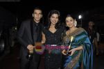 Vidya Balan, Priyanka Chopra at 6th Apsara Film and Television Producers Guild Awards in BKC, Mumbai on 11th Jan 2011 (3).JPG