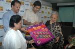 Waheeda Rehmaan launches Saregama India_s _Sitare Zameen Par in Mumbai on 11th Jan 2011 (7).JPG