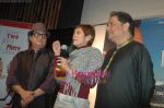 Vinay Pathak, Deepa Sahi, Anup Jalota at Tere Mere Phere film launch in Dockyard on 12th Jan 2011 (46)~0.JPG