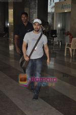Aamir Khan returns from Dhobigh at Delhi Promotions in Airport, Mumbai on 14th Jan 2011.JPG