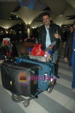 Boman Irani arrive from Singapore in Airport on 11th Jan 2011 (2).JPG