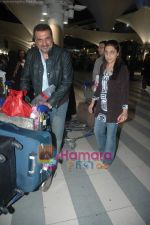 Boman Irani arrive from Singapore in Airport on 11th Jan 2011 (4).JPG