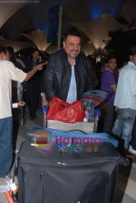 Boman Irani arrive from Singapore in Airport on 11th Jan 2011 (5).JPG