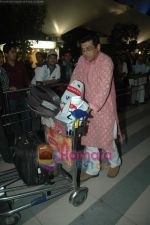 Sudesh Bhosle arrive from Singapore in Airport on 11th Jan 2011 (90).JPG