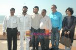 Aamir Khan, Kiran Rao meets Akhil Bhartiya Dhobi Mahasangh members in Sun N Sand, Mumbai on 20th Jan 2011 (14).JPG