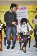 Aamir Khan, Kiran Rao unveil Femina_s latest issue in Crosswords, Mumbai on 20th Jan 2011 (28).JPG