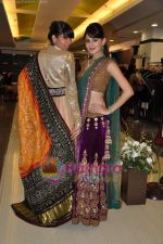 Aanchal Kumar, Candice Pinto at Amara showcases Shyamal Bhunika_s new collection in Amara on 20th Jan 2011 (7).JPG