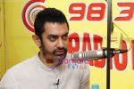 Aamir Khan promote dhobighat on Radio Mirchi on 21st Jan 2011 (2).JPG