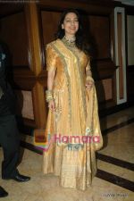Juhi Chawla at Neelam and Sameer_s wedding reception in Mumbai on 24th Jan 2011 (12).JPG