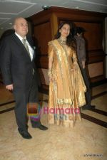 Juhi Chawla at Neelam and Sameer_s wedding reception in Mumbai on 24th Jan 2011 (9).JPG