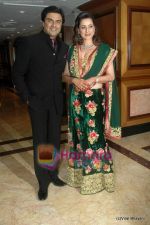 Sameer Soni, Neelam Kothari at Neelam and Sameer_s wedding reception in Mumbai on 24th Jan 2011 (4).JPG