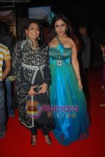 Nisha Jamwal at Ritu Kumar show in Taj Land_s End on 30th Jan 2011 (2).JPG