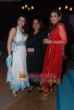 Amisha Patel, Kiran Bawa, Raveena Tandon at Banpreet Singh son_s wedding in ITC Grand Maratha on 31st Jan 2011 (4).JPG