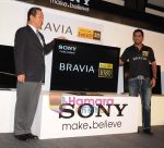 Mahendra Singh Dhoni at Sony full hd world cup press meet on 1st Feb 2011 (32).JPG