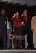 Dev Anand at the Premiere of Hum Dono Rangeen in Cinemax on 3rd Feb 2011 (2).JPG