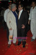 Dharmendra, Nasiruddin Shah at the Premiere of Hum Dono Rangeen in Cinemax on 3rd Feb 2011 (2).JPG