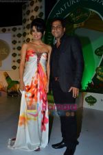 Geeta Basra at Signature Derby press meet with fashion show by Ministry of Fashion  in Mahalaxmi Race Course on 3rd Feb 2011 (9).JPG
