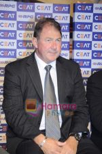 at Ceat World Cup Awards in Taj Hotel on 3rd Feb 2011 (10).JPG