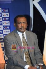 at Ceat World Cup Awards in Taj Hotel on 3rd Feb 2011 (14).JPG