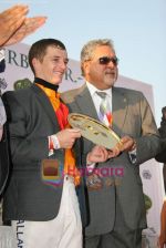 Vijay Mallya at Signaturel Derby in Mahalaxmi on 6th Feb 2011 (2).JPG