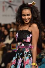 at Gitanjali Tour De India fashion  show in Trident, Mumbai on 6th Feb 2011 (35).JPG