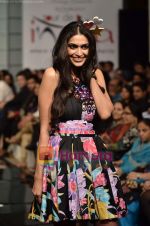 at Gitanjali Tour De India fashion  show in Trident, Mumbai on 6th Feb 2011 (37).JPG