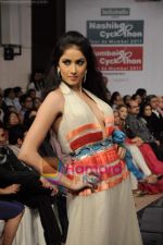at Gitanjali Tour De India fashion  show in Trident, Mumbai on 6th Feb 2011 (79).JPG