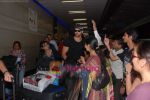 Hrithik Roshan leaves for Star Parivaar awards in Venetian Macau in  International Airport, Mumbai on 23rd Feb 2011 (9).JPG