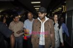 Abhishek Bachchan, Aishwarya Rai return from Oscar Awards in International Airport on 1st March 2011 (6).JPG