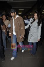 Abhishek Bachchan, Aishwarya Rai return from Oscar Awards in International Airport on 1st March 2011 (4).JPG