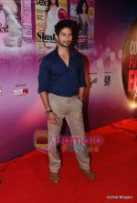 Shahid Kapoor at Cosmopolitan Awards red carpet in Taj Land_s End on 6th March 2011 (4).JPG