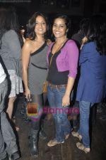 Sandhya Mridul, Shahana Goswami at Guess Jeans Womens Day concert in Hard Rock Cfe, Mumbai on 8th March 2011 (2).JPG