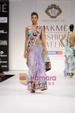 Model walks for Parvesh and Jai at Lakme Fashion Week 2011 Day 1 in Grand Hyatt, Mumbai on 10th March 2011 (27).JPG