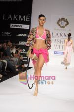 Model walks for Parvesh and Jai at Lakme Fashion Week 2011 Day 1 in Grand Hyatt, Mumbai on 10th March 2011 (51).JPG